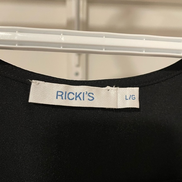 Scoop Neck blouse - Picture 3 of 3